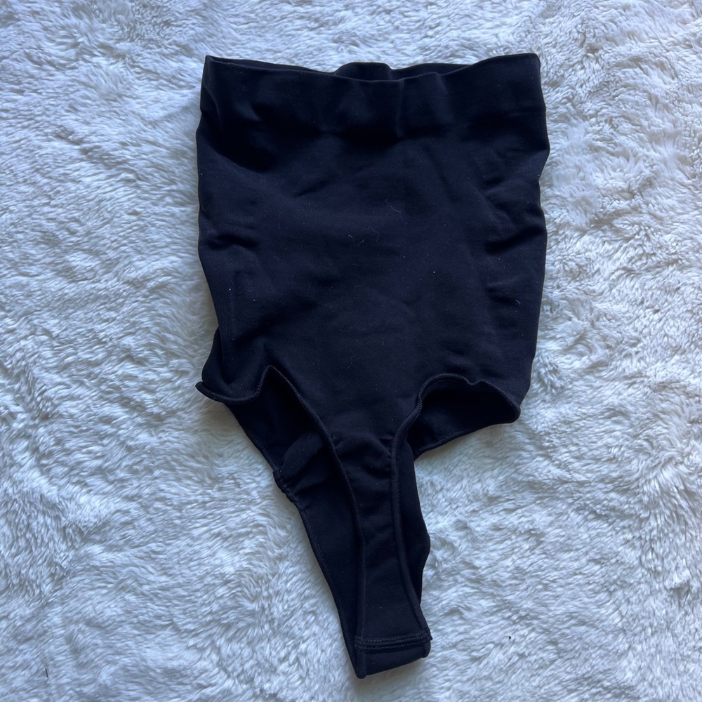 SKIMS Sculpting High Waisted Thong Onyx Black Seamless Shapewear XXS/XS NWOT